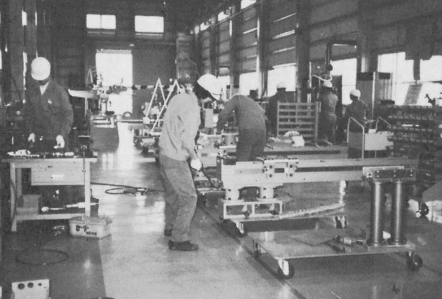 ロボット機器事業部を創設