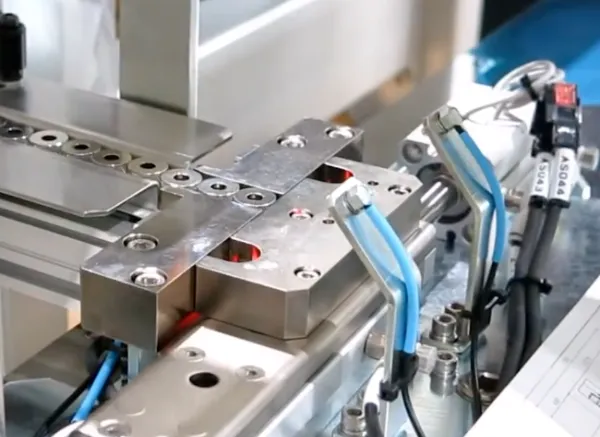 メタルインサート